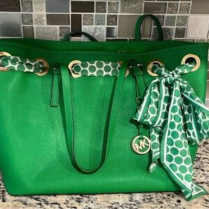 Green Tote Bag with Polka Dot Scarf